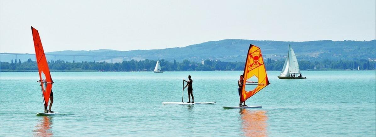 A Balaton leghíresebb 5 Sportja, ami nem szabad kihagynod 5 sport amit kár lenne kihagyni a Balatonnál